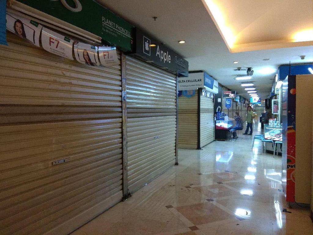 Omzet Pedagang HP di Toko Anjlok Hingga 50% Omzet Pedagang HP di Toko Anjlok Hingga 50%