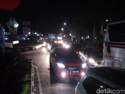Mobil Pemudik dan Wisatawan Sesaki Jalur Selatan Garut