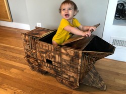 Keren! Ayah Ini Bikin Peralatan Bertema Star Wars untuk si Kecil