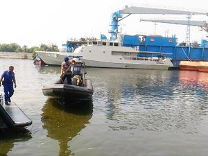 Polres Kep Seribu Pastikan Buaya Tanjung Priok Tak Bahayakan Warga Polres Kep Seribu Pastikan Buaya Tanjung Priok Tak Bahayakan Warga