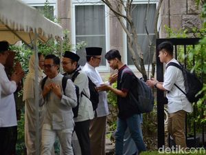 Halal Bihalal: Makna dan Sejarahnya di Indonesia