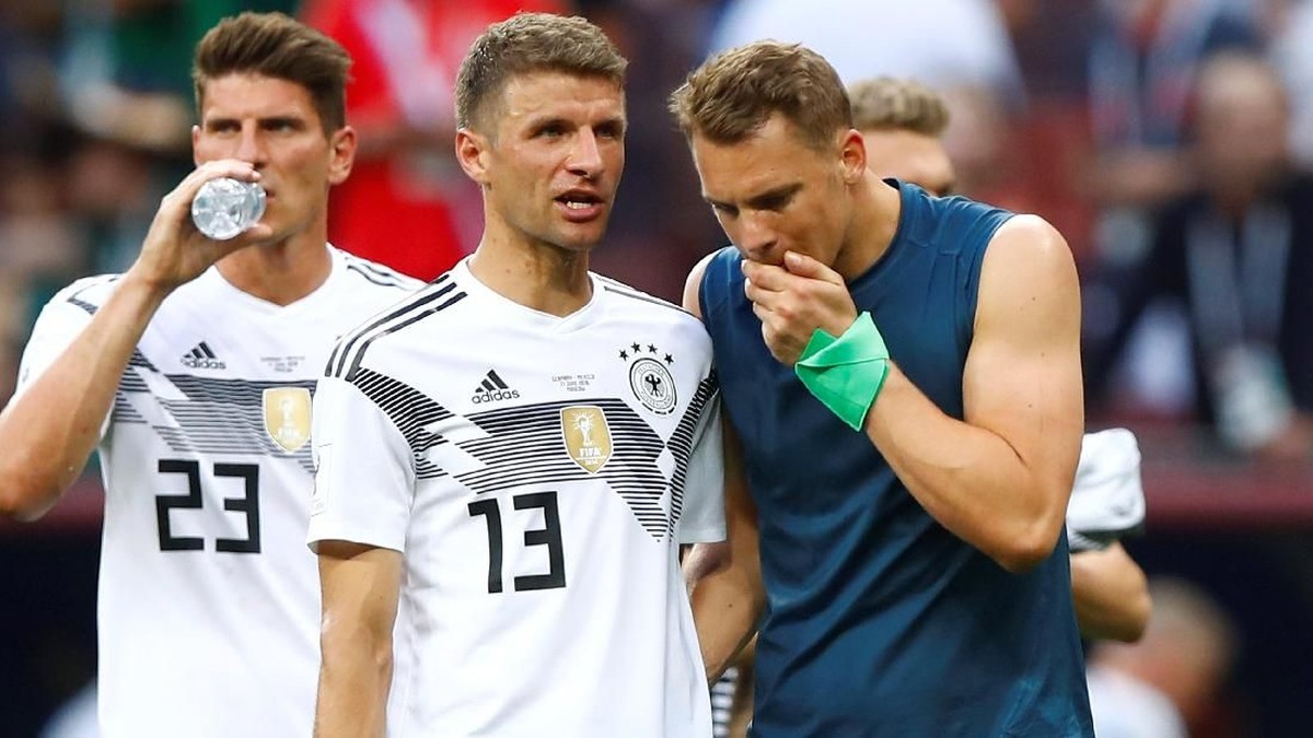 Kekecewaan pemain-pemain Jerman usai kalah dari Meksiko (Foto: Axel Schmidt/Reuters)