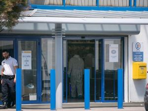 Foto: Supermarket di Prancis Lokasi Penyerangan oleh Wanita Berpisau