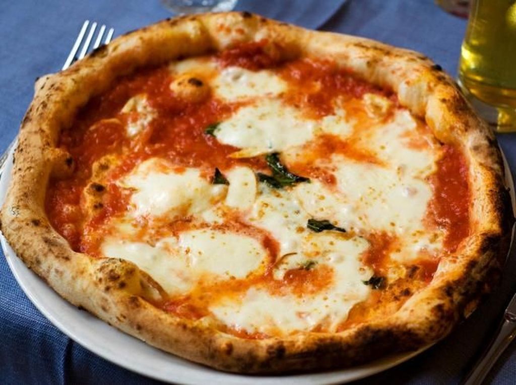 Begini Lho Cara Benar Makan Pizza Neapolitan Khas Italia Begini Lho Cara Benar Makan Pizza Neapolitan Khas Italia