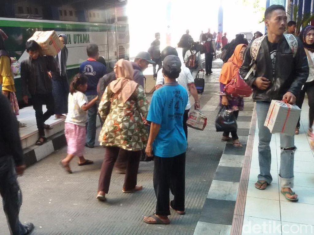 Arus Mudik di Terminal Penumpang Yogyakarta Masih Terjadi