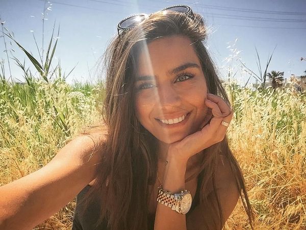 Pesona Amine Gulse, Kekasih Mesut Ozil yang Jaga Kebugaran lewat Olahraga