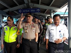 Wakapolri Tinjau Arus Balik di Pelabuhan Merak