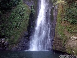 Libur Lebaran di Air Terjun Tertinggi NTB