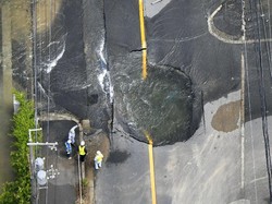 Ini Lubang Besar di Jalanan Osaka Buntut Gempa 6,1 SR