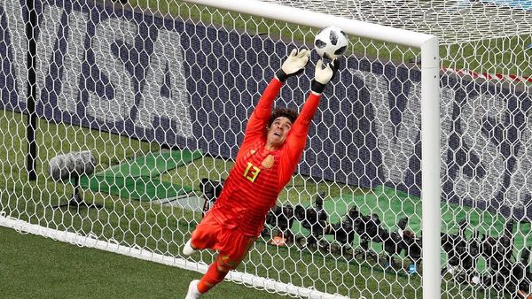 Guillermo Ochoa, Kiper Meksiko yang Jago dan Hobi Traveling