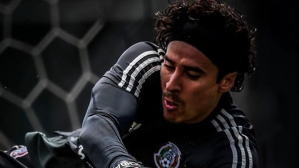 Foto: Olahraga Lain Guillermo Ochoa, Kiper Penepis Tendangan Skuad Jerman