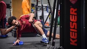 Jaga Tubuh Fit Pasca Cedera, Ini Gaya Mohamed Salah Nge-gym