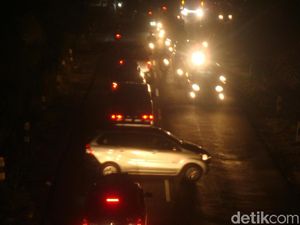 Melihat Antrean Kendaraan Hingga 10 Km di Kemrajen Banyumas