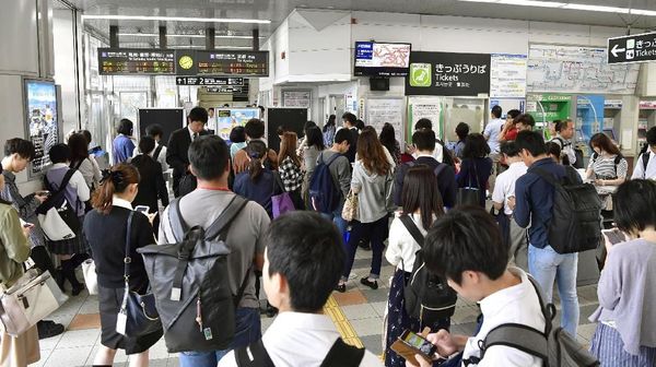 Foto: Dampak Gempa 6,1 SR yang Guncang Osaka