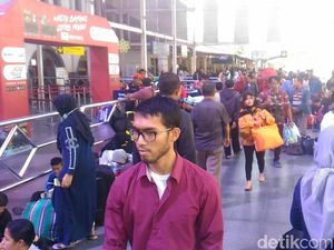 Arus Balik di Stasiun Senen Mulai Terlihat