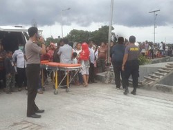 Penyelam Ikut Cari Korban Kapal Tenggelam di Danau Toba