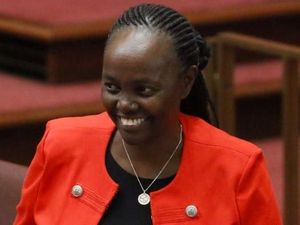 Senator Australia Sebut Gaji 200 Ribu Dolar Tidak Besar