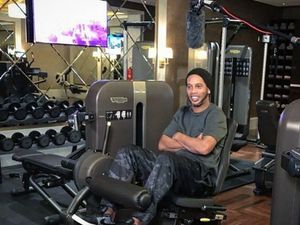 Foto: Cara Legenda Sepak Bola Brasil Jaga Kebugaran