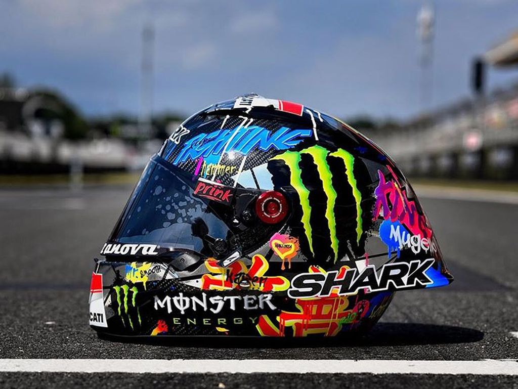 Helm Keren Lorenzo di Balapan Catalunya Helm Keren Lorenzo di Balapan Catalunya