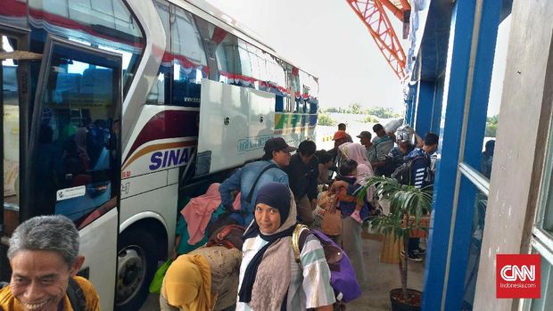 Arus balik di Terminal Pulogebang belum mencapai puncak pada H+3.
