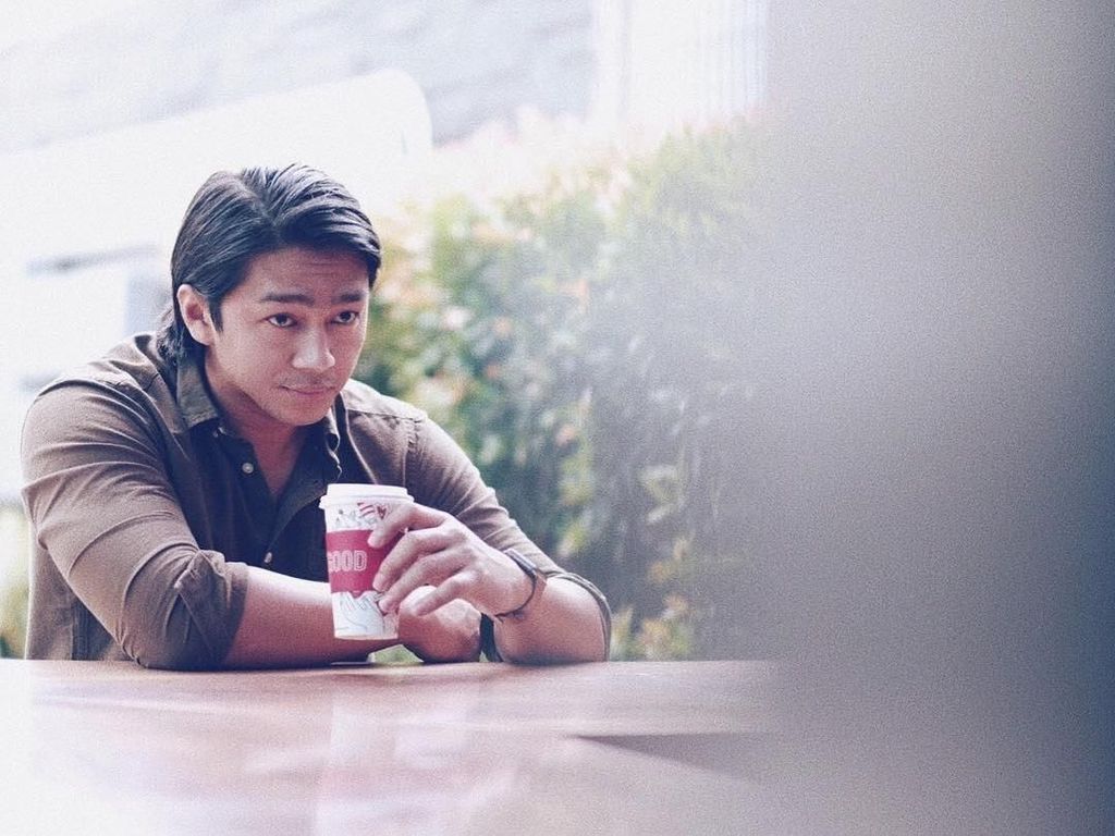 5 Seleb Tampan Ini Terjun ke Bisnis Kopi, Siapa Saja? 5 Seleb Tampan Ini Terjun ke Bisnis Kopi, Siapa Saja?