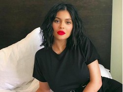 Bagi Kylie Jenner, si Kecil Stormi adalah Hadiah Terindah