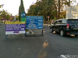 Gentong Padat, Polisi Sarankan Pemudik Lewat Jalan Alternatif Ini Gentong Padat, Polisi Sarankan Pemudik Lewat Jalan Alternatif Ini