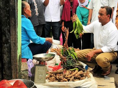 Begini Gaya Anies Baswedan Saat Rayakan Ulang Tahun Anak hingga Beli Pete
