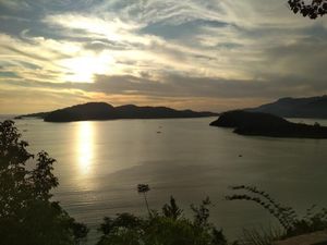 Nikmati Libur Lebaran Sambil Melihat Sunset di Puncak Mandeh