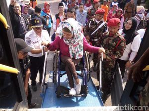 Pakai Bus Khusus, Kemensos Pulangkan Pemudik Difabel dari Solo