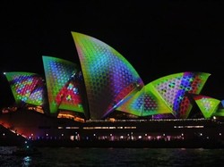 Cantiknya Sydney dalam Gemerlap Cahaya Animasi