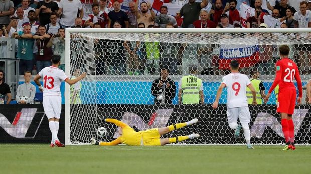 Inggris untuk kali pertama kebobolan lewat tendangan penalti di waktu normal Piala Dunia sejak Juni 1998.