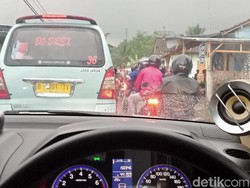 Cari Jalan Tikus di Ajibarang, Pemudik Tetap Terjebak Macet
