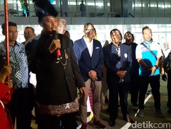 Buka Lomba Berlayar Se-Asia di Ancol, Sandi Nyanyi Lagu Sailing