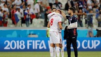 Sempat menyamakan kedudukan 1-1, gol tandukan Harry Kane di menit 90+1 membuat pemain Tunisia tertunduk lesu. REUTERS/Toru Hanai.
