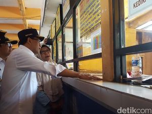 Menhub Cek Arus Balik di Terminal Kampung Rambutan
