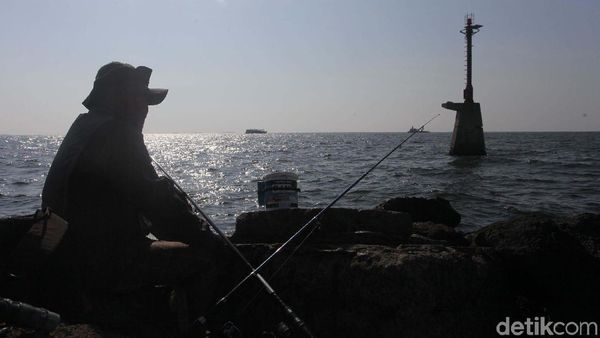 Memancing untuk Mengisi Waktu Libur Lebaran