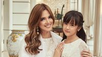 Kompaknya Nia Ramadhani dan Putri Semata Wayangnya