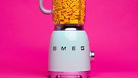 Visual Artist Ini Buat Pop Art Dengan Padukan Makanan dan Lego