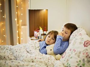 Viral Menyentuh Hati, Kakak Temani Adik 4 Tahun yang Idap Kanker