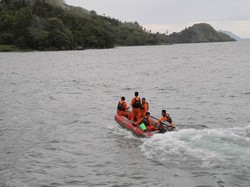 Alat Canggih Digunakan Cari Bangkai KM Sinar Bangun di Danau Toba