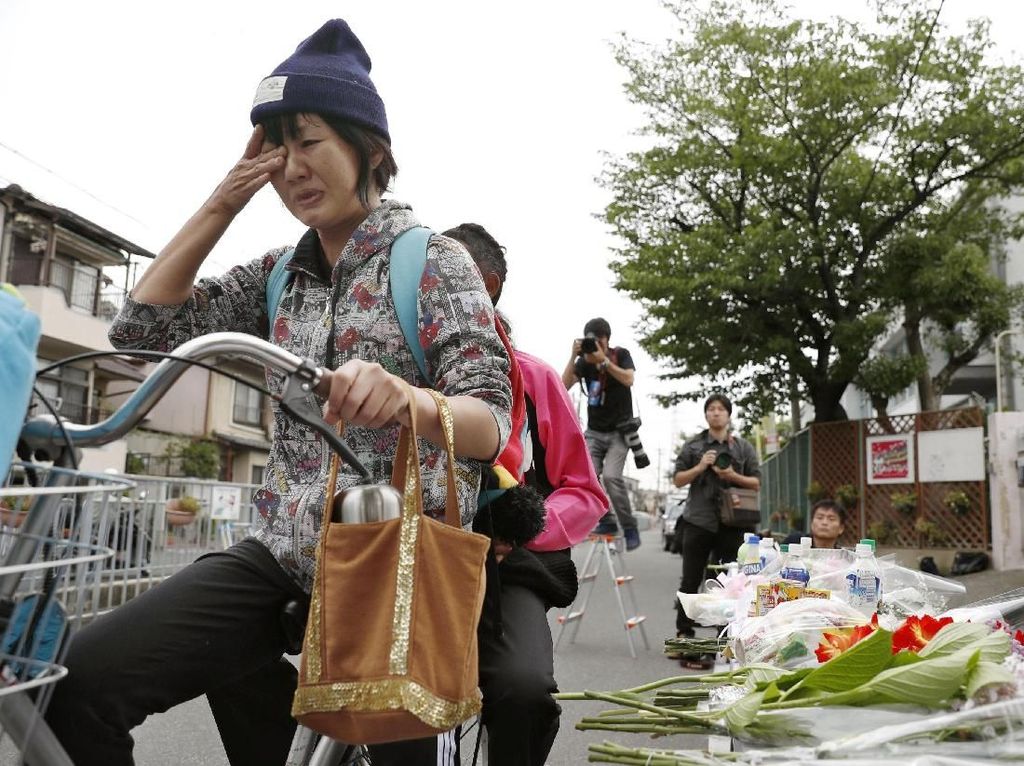 Korban Gempa Osaka Bertambah: 4 Orang Tewas, 381 Luka-luka Korban Gempa Osaka Bertambah: 4 Orang Tewas, 381 Luka-luka