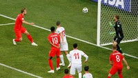 Gol kedua Harry Kane di menit akhir pertandingan memastikan kemenangan atas Tanisia. REUTERS/Gleb Garanich.