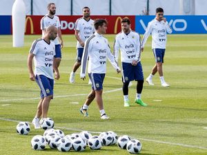 Dybala: Tak Usah Diingatkan, Argentina Pasti Dukung Messi