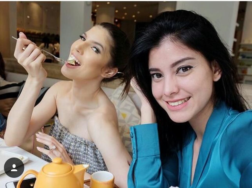 Begini Cantiknya Mikaila Patritz Saat Sedang Cicip Makanan Begini Cantiknya Mikaila Patritz Saat Sedang Cicip Makanan