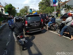 Pemudik Tujuan Pulau Dewata Mulai Padati Jalur Pantura Probolinggo