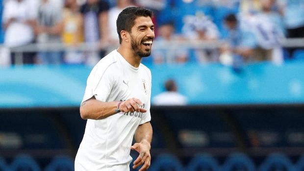 Menanti rekor ciamik Luis Suarez. (