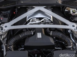 Mobil Bermesin V8 Mulai Ditinggalkan