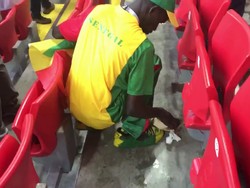 Bersih Pangkal Sehat ala Suporter Jepang dan Senegal di Piala Dunia 2018