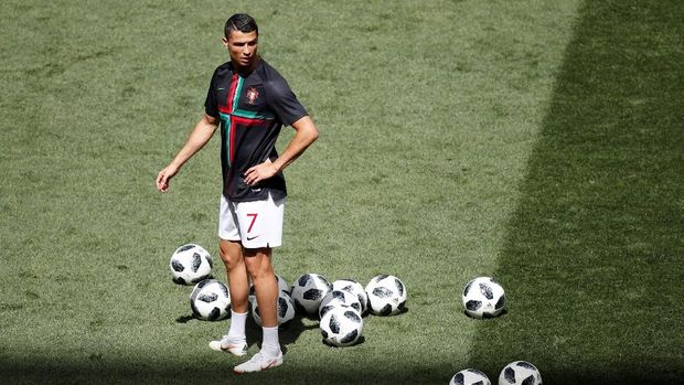 Cristiano Ronaldo pernah memecahkan rekor transfer termahal di dunia ketika pindah ke Real Madrid.